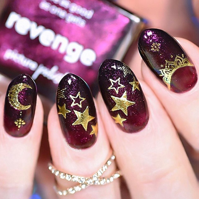 red and gold Star nails